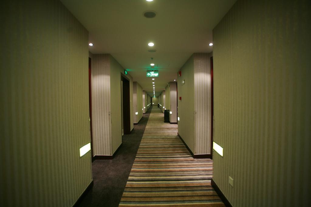 Starway Hotel Beijing Shaoyaoju Exterior photo